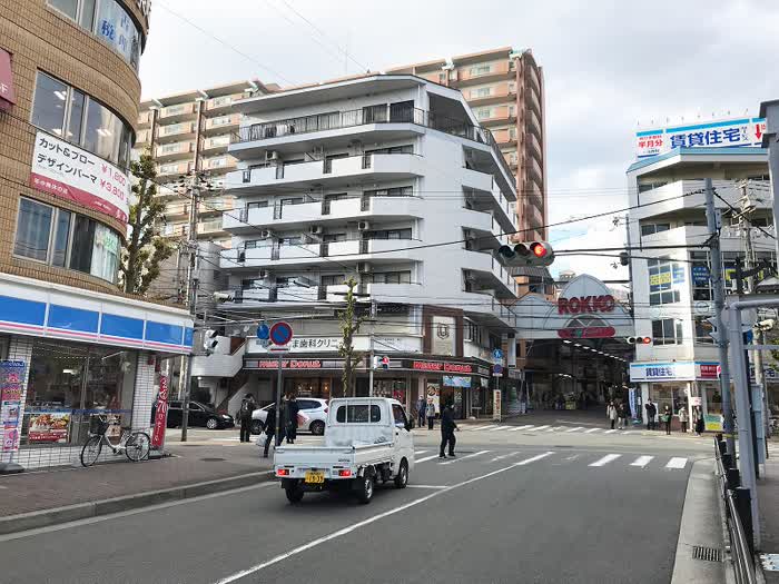 商店街入口の手前まで