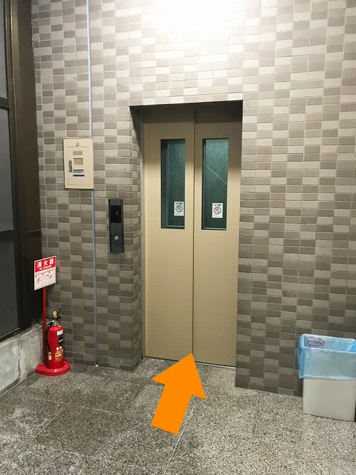 エレベーターで7階まで